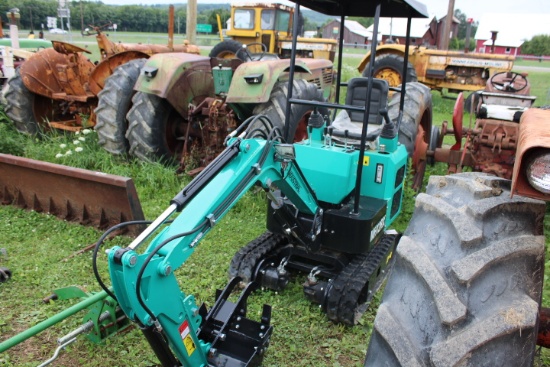 AGT MH12RX Gas Powered Mini Excavator, Unused But Has Been Sitting And Will