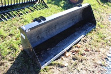 HLA MCV72APS 72" Pin On Loader Bucket For Tractor, Appears To Be New