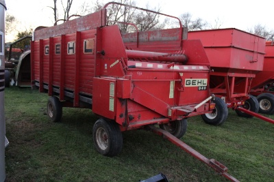 Gehl BU940 Self Unloading Wagon, Very Sharp Original Wagon That Has Been Ba