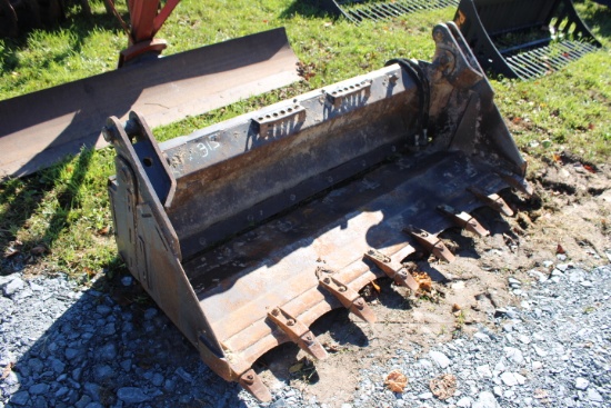 2022 Bobcat 72" 4 In 1 Skid Steer Bucket w/ Teeth, Universal Quick Attach