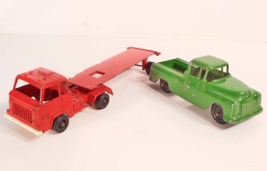 LOT OF 2 VINTAGE TOOTSIE TOY METAL CARS