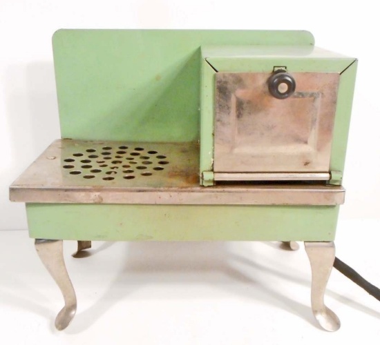 C. 1930'S METAL WARE CORP. TOY ELECTRIC STOVE