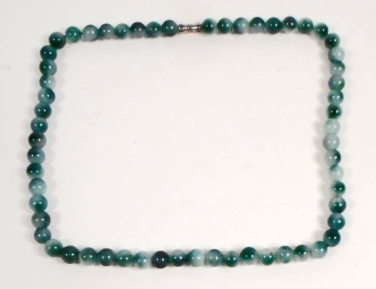 BEAUTIFUL GREEN JADE NECKLACE