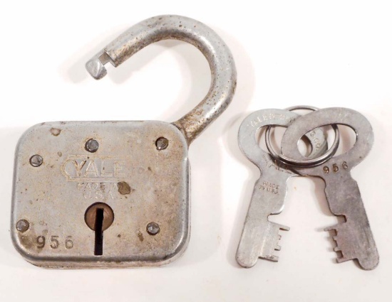 VINTAGE YALE PADLOCK W/ KEYS