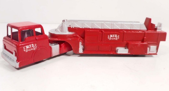 VINTAGE DIE-CAST MIDGETOY FIRE TRUCK