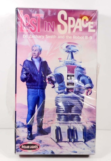 1980S LOST IN SPACE DR. ZACHARY SMITH & ROBOT MODEL KIT