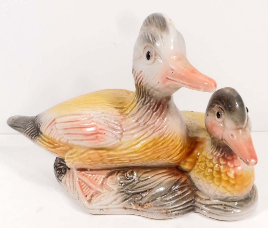 VINTAGE DUCK & BABY FIGURINE