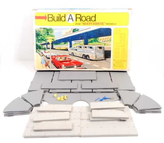 VINTAGE 1967 MATCHBOX BULD A ROAD MODEL SET IN THE ORIGINAL BOX