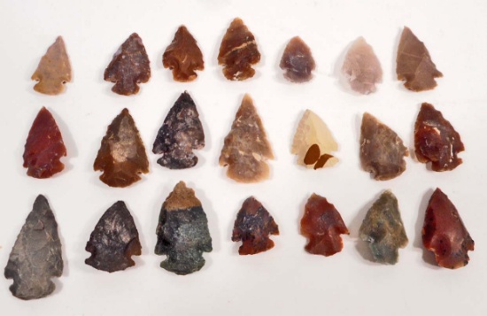 LOT OF 21 OHIO FLINT ARROWHEADS