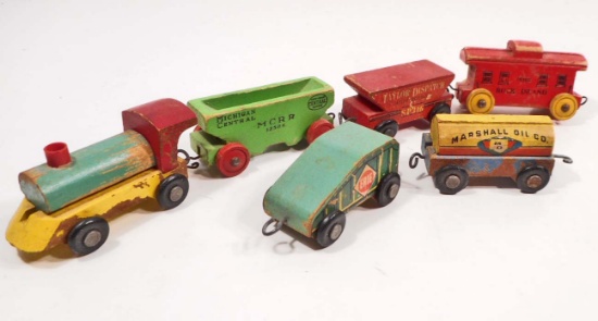 VINTAGE C. 1940'S WOODEN TRAIN SET