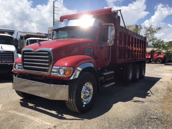 2004 MACK CV713 DUMP TRUCK