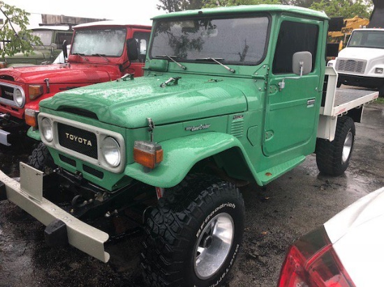 1977 Toyota FJ-40 Land Cruiser Flatbed- ANTIQUE & COLLECTOR CAR