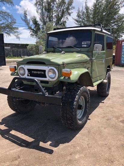 1976 Toyota FJ-40 Land Cruiser -ANTIQUE & COLLECTOR CAR