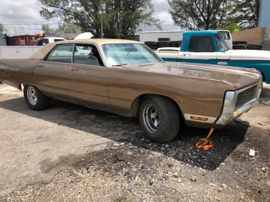 1972 Chrysler New Yorker Sedan - ANTIQUE & COLLECTOR CAR