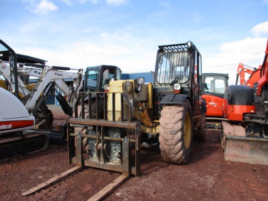 CATERPILLAR TH62 TELEHANDLER W/CAB,