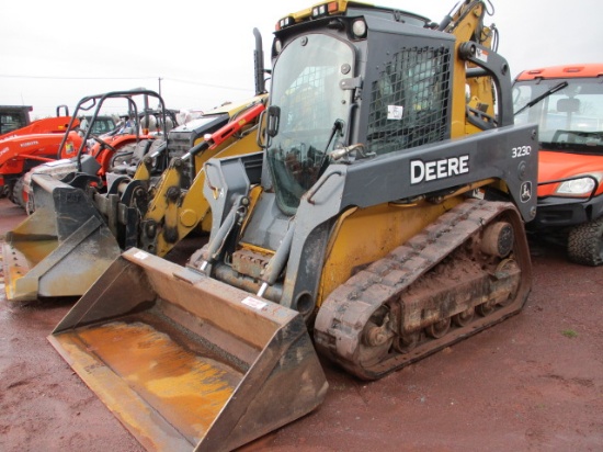 2011 JOHN DEERE 323D SKID STEER W/CAB,