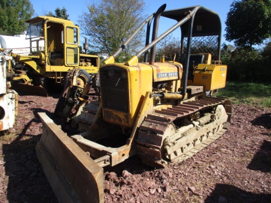 JD 350B DOZER WITH BLADE & CANOPY,