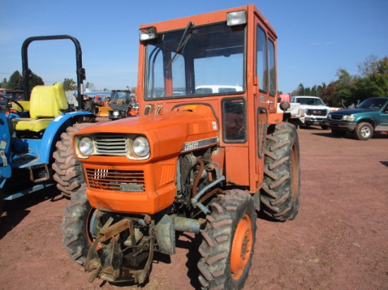 KUBOTA L295DT TRACTOR W/CAB,