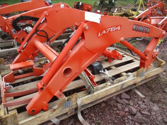 KUBOTA LA764 LOADER W/VALVE,