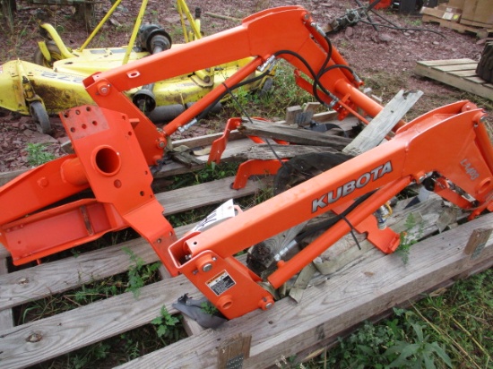 KUBOTA LA403 LOADER, NO BUCKET