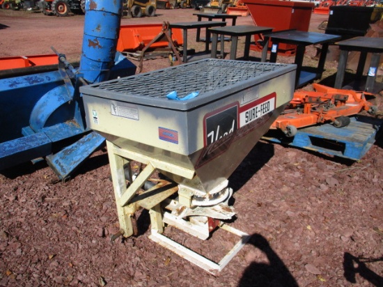 HERD 5.5 CU FT SPREADER, 3PT