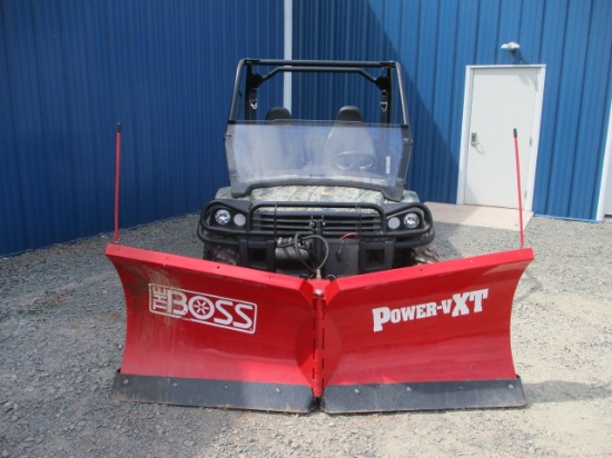JOHN DEERE 825I UTILITY VEHICLE W/PLOW,
