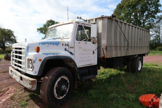 1982 International Model 1954 Grain Truck WITH TITLE