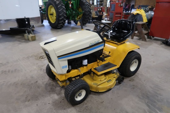 Cub Cadet 1330 Lawn Tractor