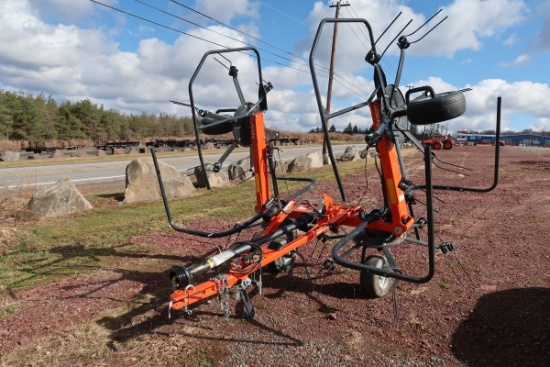 2021 Kubota TE4052T Tedder