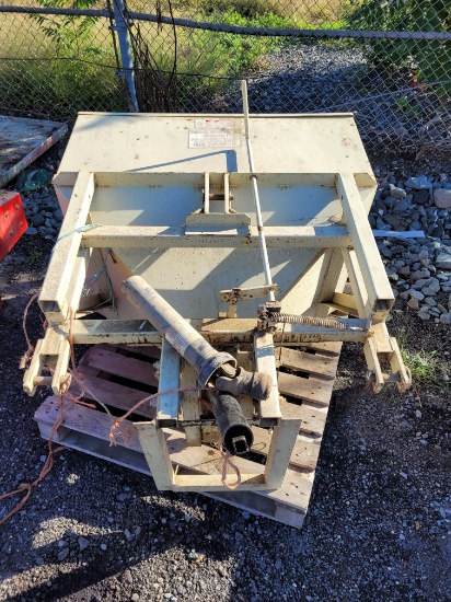 Herd 1200C SPREADER 3PT SALT & SAND