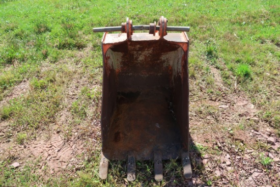 Hitachi EX60 4RG 24" Bucket