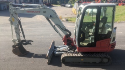 2023 Takeuchi Tb240 Excavator