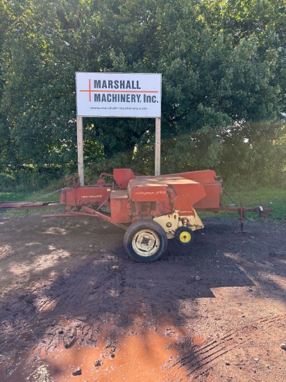 New Holland 273 Square Baler