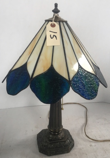 ELECTRIC TIFFANY STYLE LAMP.