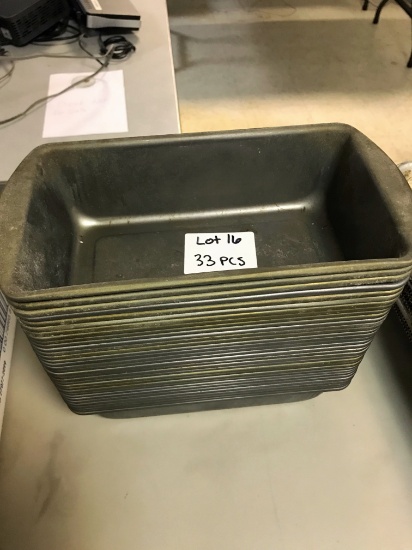 Lot of 33 bread pans (all 1 money)