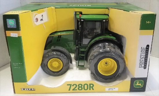 ERTL JOHN DEERE TRACTOR