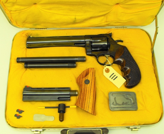 (R) DAN WESSON CASED 44 MAG REVOLVER