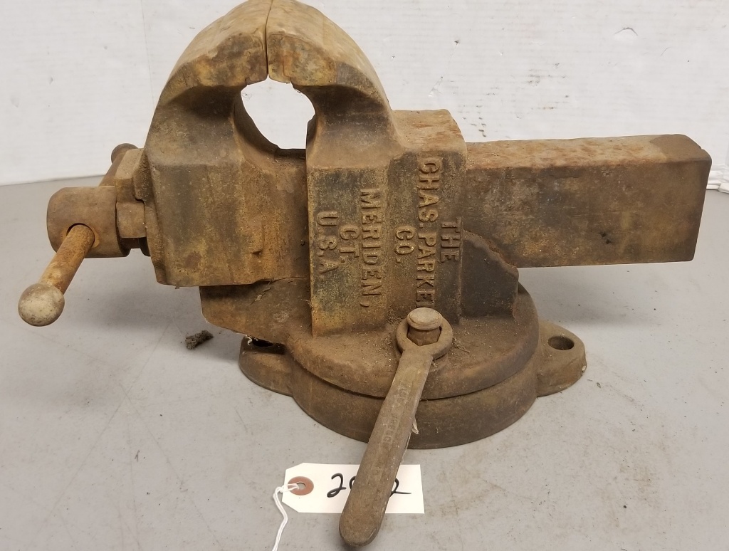 CHAS PARKER CO NO 974 4" JAW VISE | Art, Antiques & Collectibles  Collectibles | Online Auctions | Proxibid