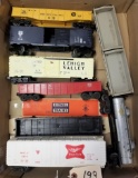 LIONEL TRAY LOT 8 CARS,