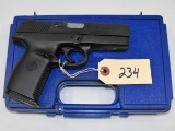 (R) Smith & Wesson SW9C Sigma 9MM Pistol