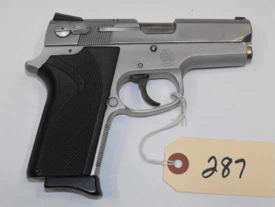 (R) Smith & Wesson 3913 9mm Pistol
