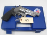 (R) Smith & Wesson 629-6 44 Mag Revolver