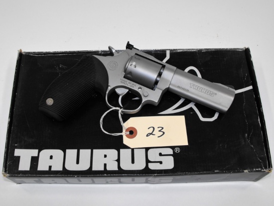 (R) Taurus M992 Tracker 22 Mag Revolver