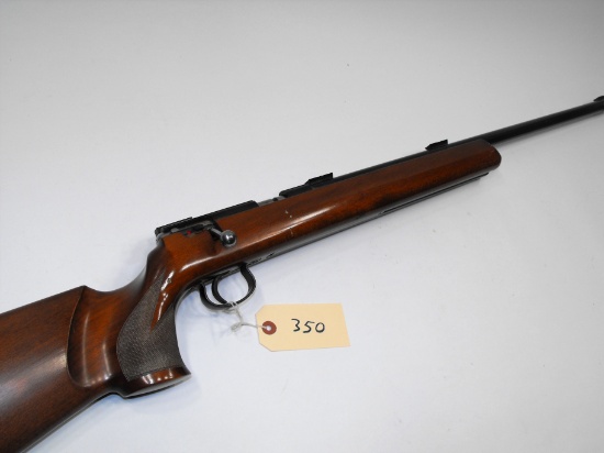 (R) Savage Anshutz Match 64 22 LR.