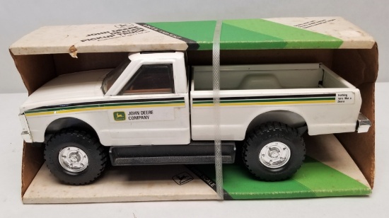 ERTL John Deere Dealer Pickup Truck