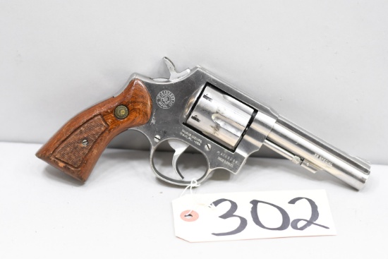 (R) Taurus Model 82 .38 Special Revolver