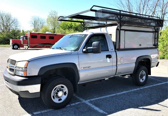 2004 Chevy Silverado 2500HD 4x4 Pickup Truck