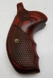 Smith & Wesson Mod 686 Sq Butt L Frame Grips