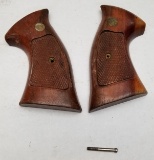 Smith & Wesson L Frame Grips With Screw