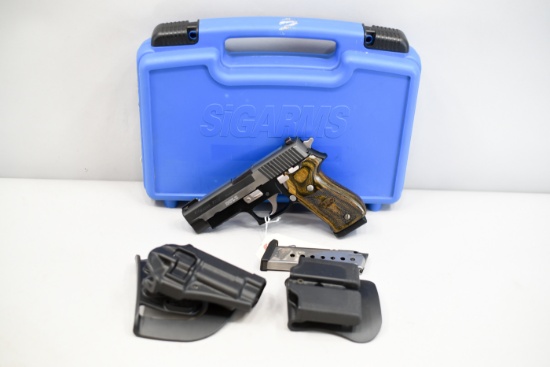 (R) Sig Sauer P220 Equinox .45Acp Pistol